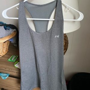 Under armor shirt size large